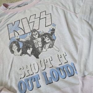 124. KISS SHOUT IT OUT LOUD Long Sleeve